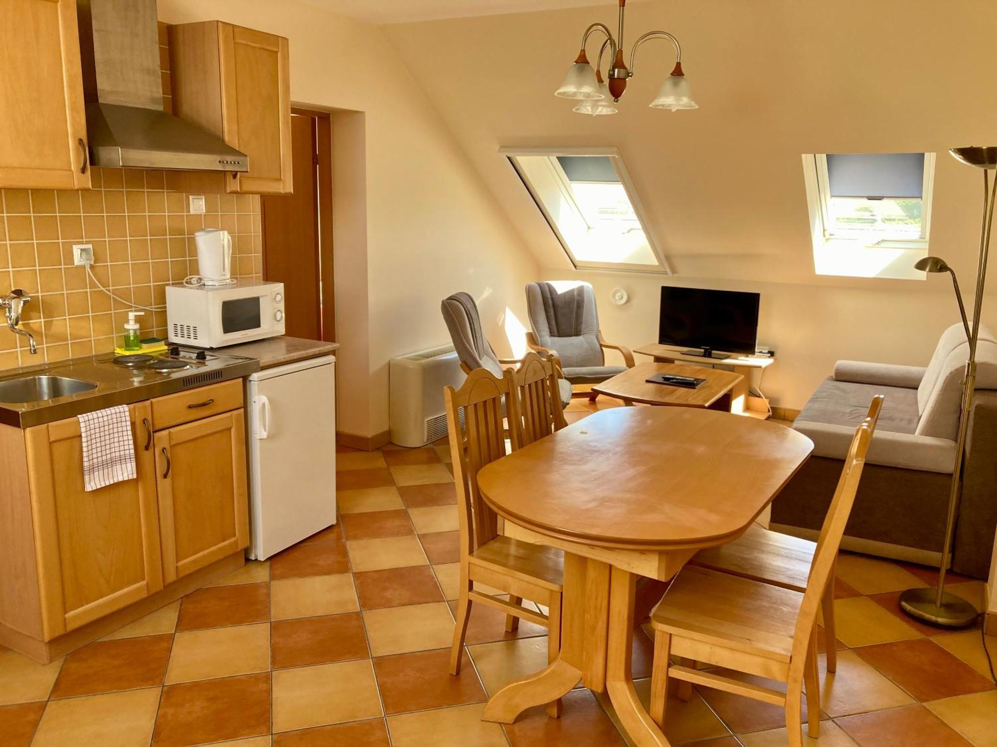 Het Vezer Apartmanhotel Komarom Ruang foto